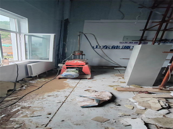 称多地基基础下沉墙体裂缝加固注浆顶升施工